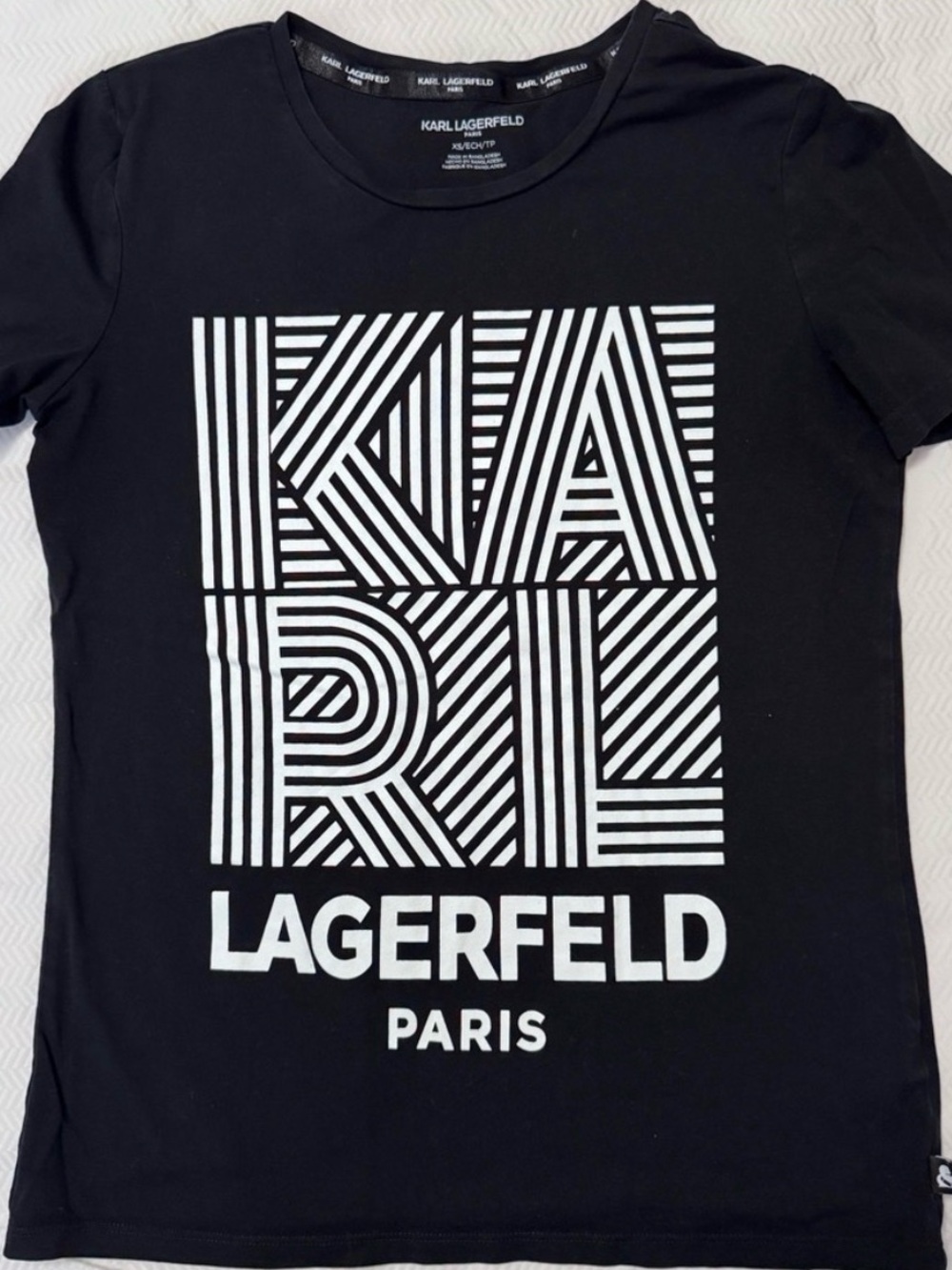 NWOT Karl Lagerfeld Short Sleeve Geometric Stripe Graphic Logo T-Shirt Tee RARE
